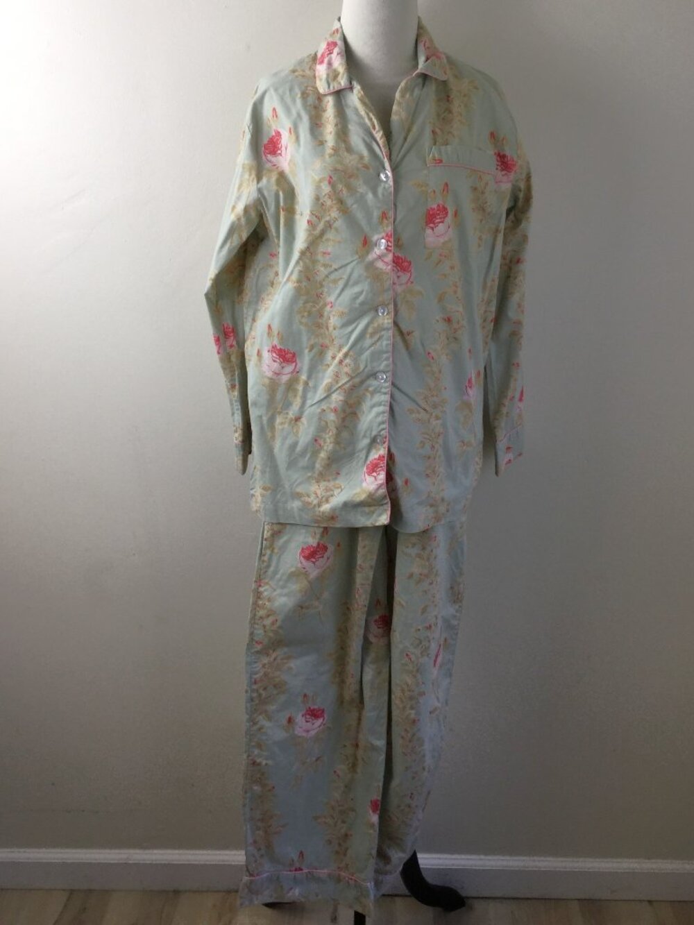Mas d'Ouvan Paris Floral Pajama Top and Bottom m